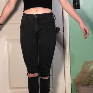 Abercrombie & fitch black knee ripped jeans